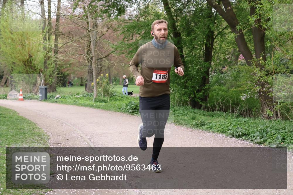 19.04.2026 - Hammer Lauf Lena Gebhardt http://msf.ph/oto/9563463 19.04.2026 10:09:40 Laufen 16, 1182 meine-sportfotos.de