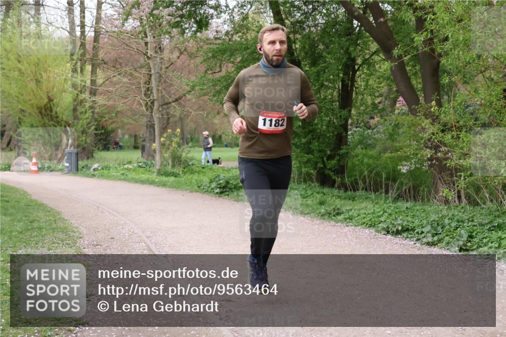 19.04.2026 - Hammer Lauf Lena Gebhardt http://msf.ph/oto/9563464 19.04.2026 10:09:40 Laufen 16, 1182 meine-sportfotos.de