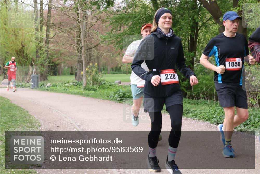 19.04.2026 - Hammer Lauf Lena Gebhardt http://msf.ph/oto/9563569 19.04.2026 10:10:59 Laufen 1124, 16, 228, 16, 129, 1859 meine-sportfotos.de