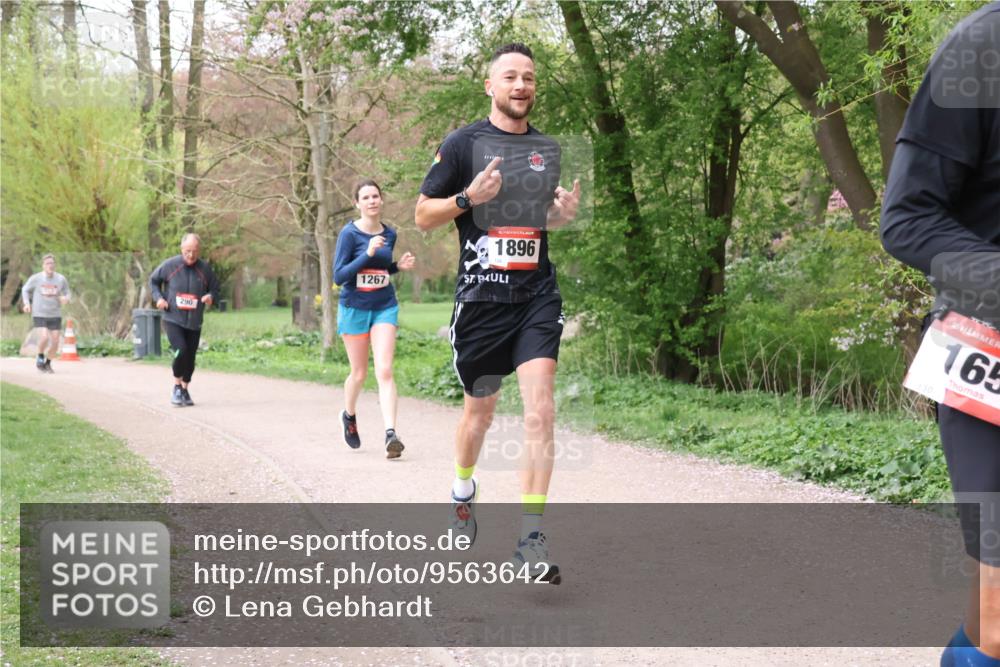 19.04.2026 - Hammer Lauf Lena Gebhardt http://msf.ph/oto/9563642 19.04.2026 10:11:42 Laufen 290, 1267, 16, 1896, 16, 130, 165 meine-sportfotos.de