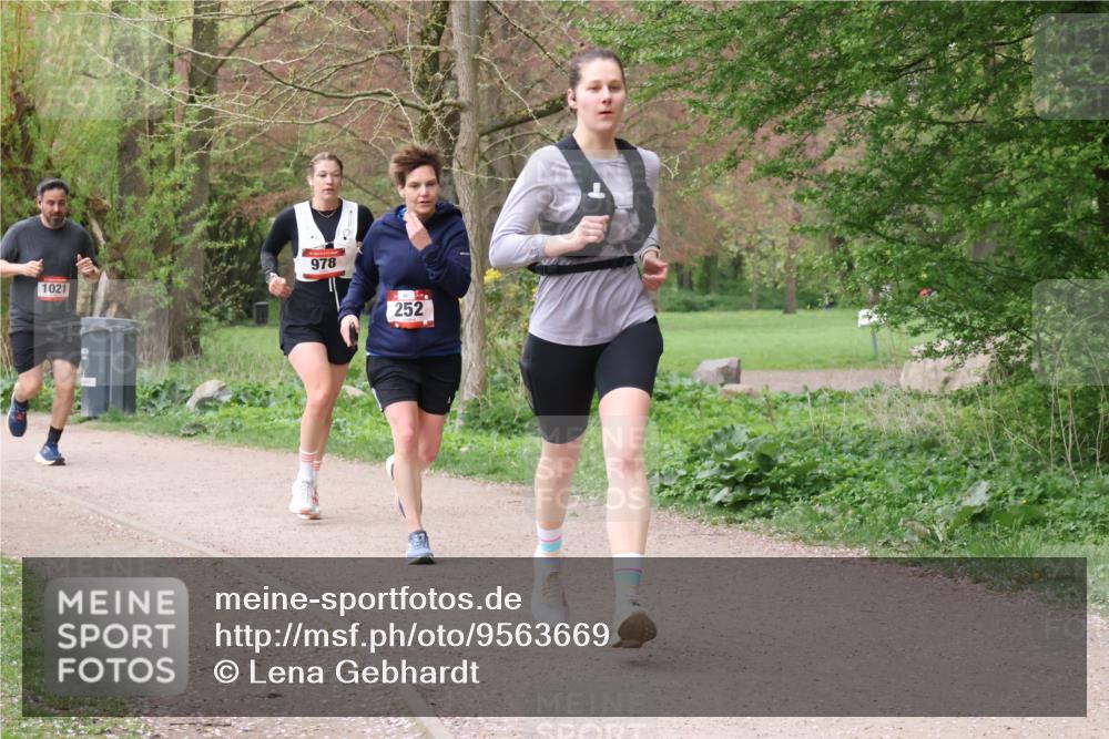 19.04.2026 - Hammer Lauf Lena Gebhardt http://msf.ph/oto/9563669 19.04.2026 10:12:05 Laufen 1021, 978, 252 meine-sportfotos.de