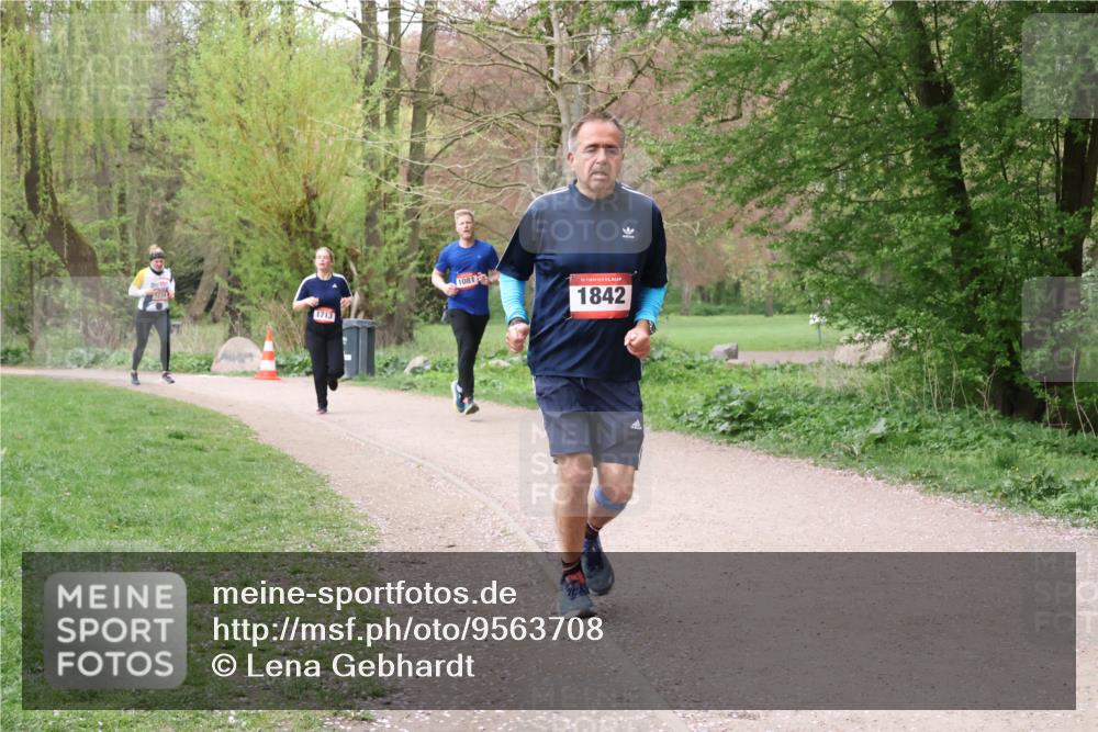 19.04.2026 - Hammer Lauf Lena Gebhardt http://msf.ph/oto/9563708 19.04.2026 10:12:31 Laufen 1713, 1081, 16, 1842 meine-sportfotos.de