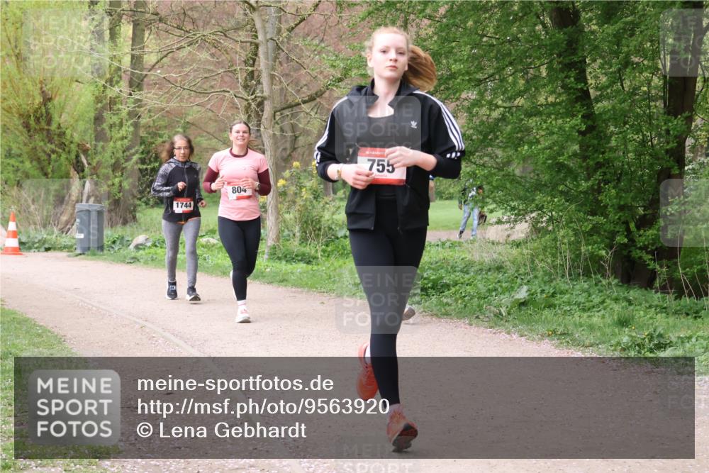 19.04.2026 - Hammer Lauf Lena Gebhardt http://msf.ph/oto/9563920 19.04.2026 10:14:08 Laufen 1744, 804, 755 meine-sportfotos.de
