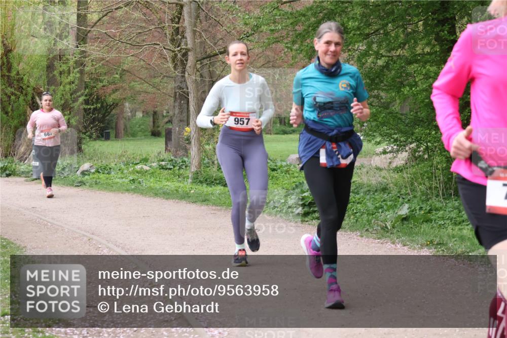 19.04.2026 - Hammer Lauf Lena Gebhardt http://msf.ph/oto/9563958 19.04.2026 10:14:32 Laufen 667, 957 meine-sportfotos.de