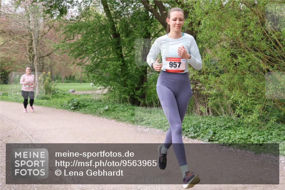 19.04.2026 - Hammer Lauf Lena Gebhardt http://msf.ph/oto/9563965 19.04.2026 10:14:35 Laufen 667, 16, 957, 136 meine-sportfotos.de