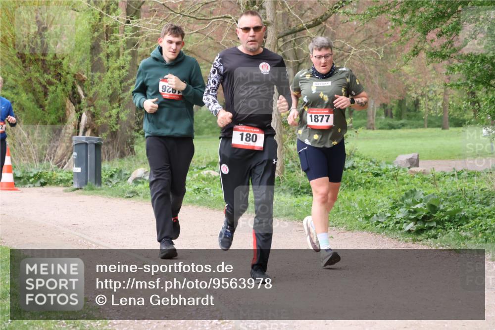 19.04.2026 - Hammer Lauf Lena Gebhardt http://msf.ph/oto/9563978 19.04.2026 10:14:43 Laufen 926, 180, 1877 meine-sportfotos.de