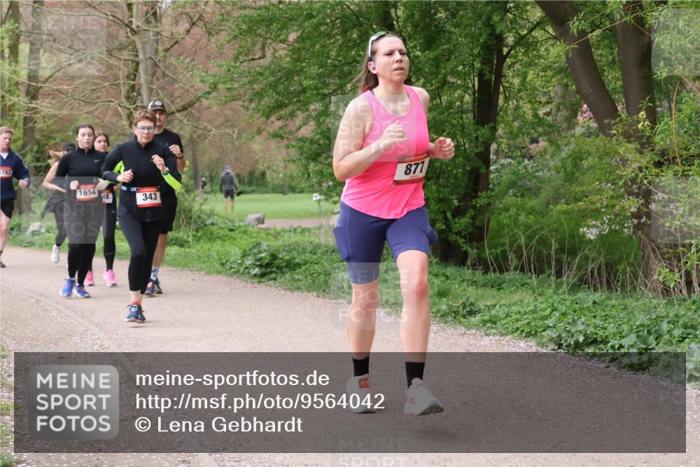19.04.2026 - Hammer Lauf Lena Gebhardt http://msf.ph/oto/9564042 19.04.2026 10:15:44 Laufen 1783, 1654, 48, 343, 871 meine-sportfotos.de
