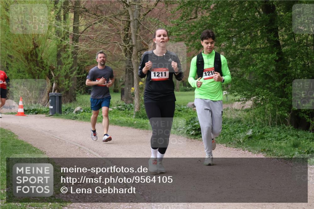 19.04.2026 - Hammer Lauf Lena Gebhardt http://msf.ph/oto/9564105 19.04.2026 10:16:25 Laufen 16, 1211, 121 meine-sportfotos.de