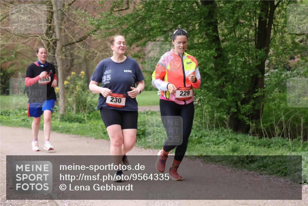 19.04.2026 - Hammer Lauf Lena Gebhardt http://msf.ph/oto/9564335 19.04.2026 10:19:23 Laufen 1852, 35, 230, 229 meine-sportfotos.de