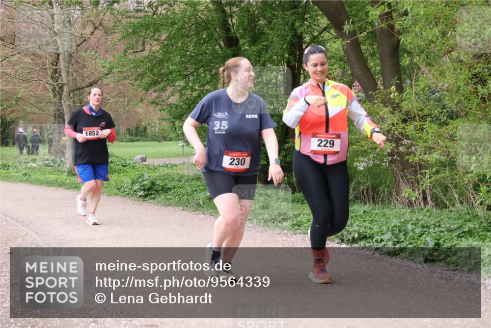 19.04.2026 - Hammer Lauf Lena Gebhardt http://msf.ph/oto/9564339 19.04.2026 10:19:24 Laufen 1852, 35, 230, 16, 229 meine-sportfotos.de