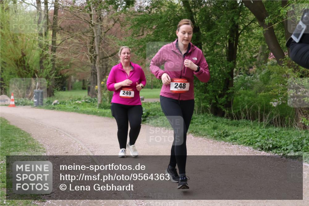 19.04.2026 - Hammer Lauf Lena Gebhardt http://msf.ph/oto/9564363 19.04.2026 10:19:58 Laufen 249, 16, 248 meine-sportfotos.de