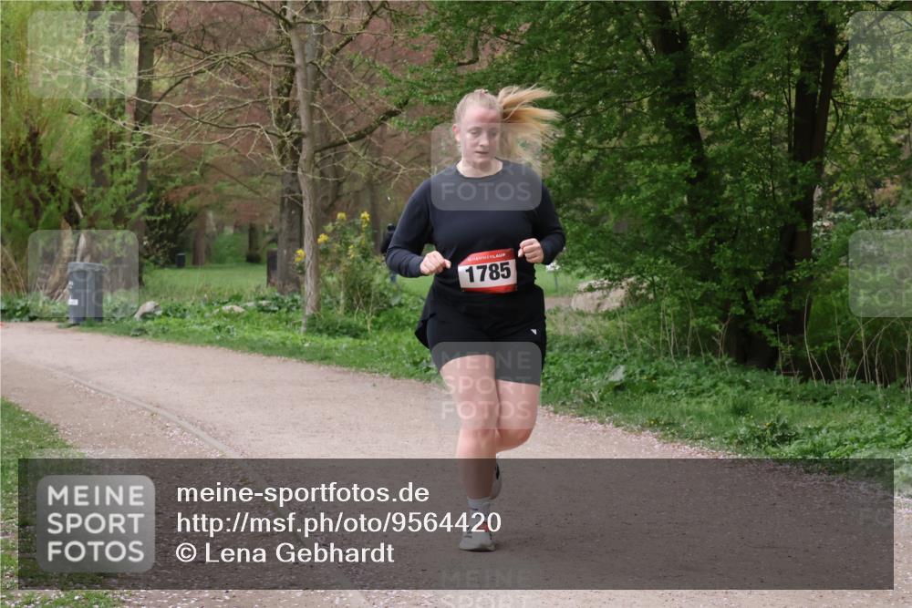 19.04.2026 - Hammer Lauf Lena Gebhardt http://msf.ph/oto/9564420 19.04.2026 10:21:20 Laufen 16, 1785 meine-sportfotos.de