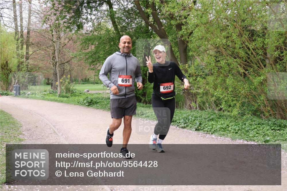 19.04.2026 - Hammer Lauf Lena Gebhardt http://msf.ph/oto/9564428 19.04.2026 10:21:33 Laufen 16, 691, 692 meine-sportfotos.de