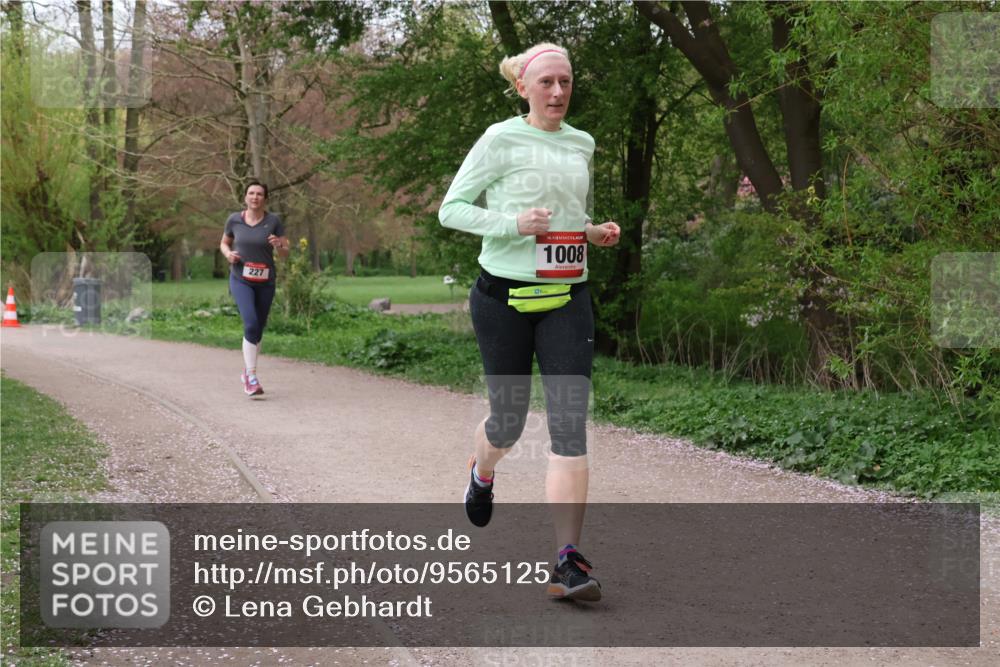 19.04.2026 - Hammer Lauf Lena Gebhardt http://msf.ph/oto/9565125 19.04.2026 10:43:25 Laufen 227, 16, 1008 meine-sportfotos.de