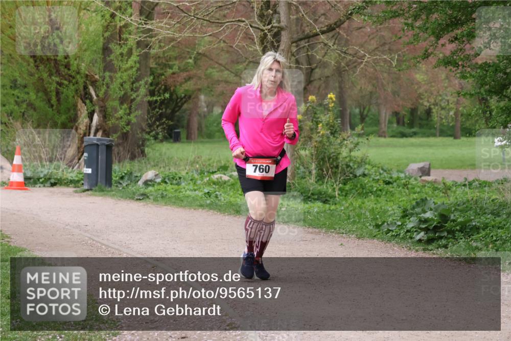 19.04.2026 - Hammer Lauf Lena Gebhardt http://msf.ph/oto/9565137 19.04.2026 10:43:51 Laufen 16, 760 meine-sportfotos.de