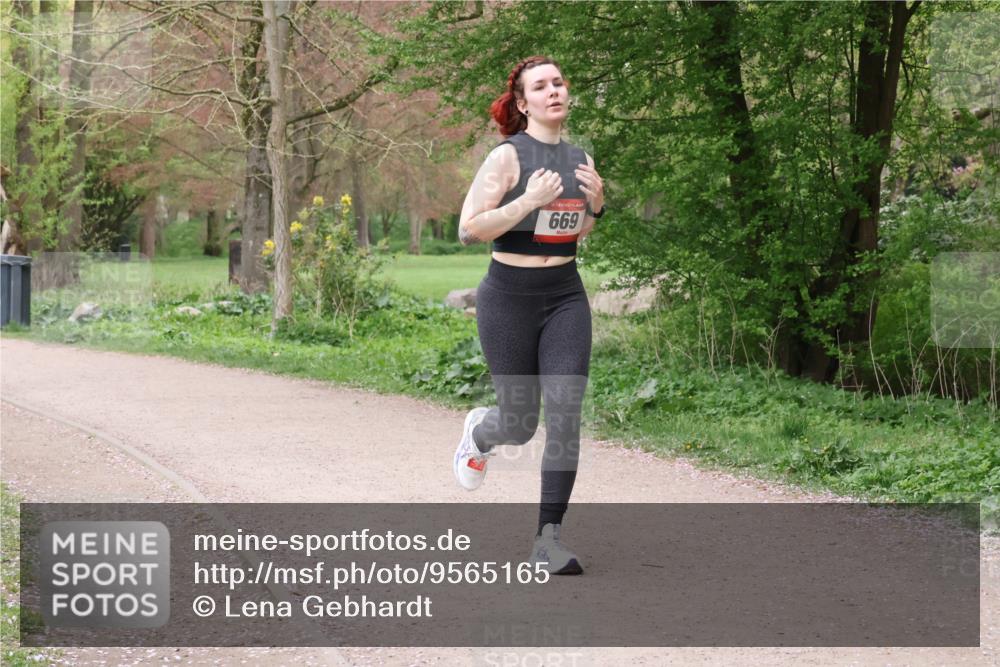 19.04.2026 - Hammer Lauf Lena Gebhardt http://msf.ph/oto/9565165 19.04.2026 10:44:27 Laufen 16, 669 meine-sportfotos.de