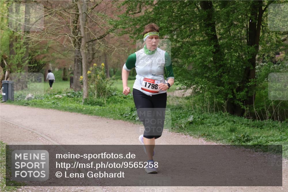 19.04.2026 - Hammer Lauf Lena Gebhardt http://msf.ph/oto/9565258 19.04.2026 10:47:20 Laufen 16, 87, 1798 meine-sportfotos.de