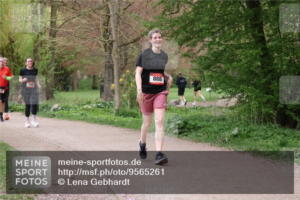 19.04.2026 - Hammer Lauf Lena Gebhardt http://msf.ph/oto/9565261 19.04.2026 10:47:26 Laufen 59, 798, 888 meine-sportfotos.de