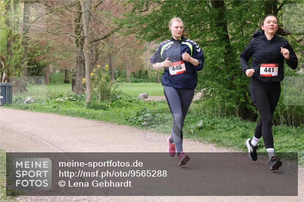 19.04.2026 - Hammer Lauf Lena Gebhardt http://msf.ph/oto/9565288 19.04.2026 10:47:59 Laufen 446, 16, 441, 154 meine-sportfotos.de