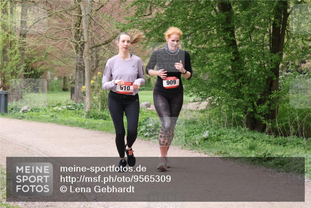 19.04.2026 - Hammer Lauf Lena Gebhardt http://msf.ph/oto/9565309 19.04.2026 10:48:45 Laufen 910, 909 meine-sportfotos.de