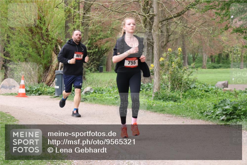 19.04.2026 - Hammer Lauf Lena Gebhardt http://msf.ph/oto/9565321 19.04.2026 10:49:08 Laufen 901, 755 meine-sportfotos.de