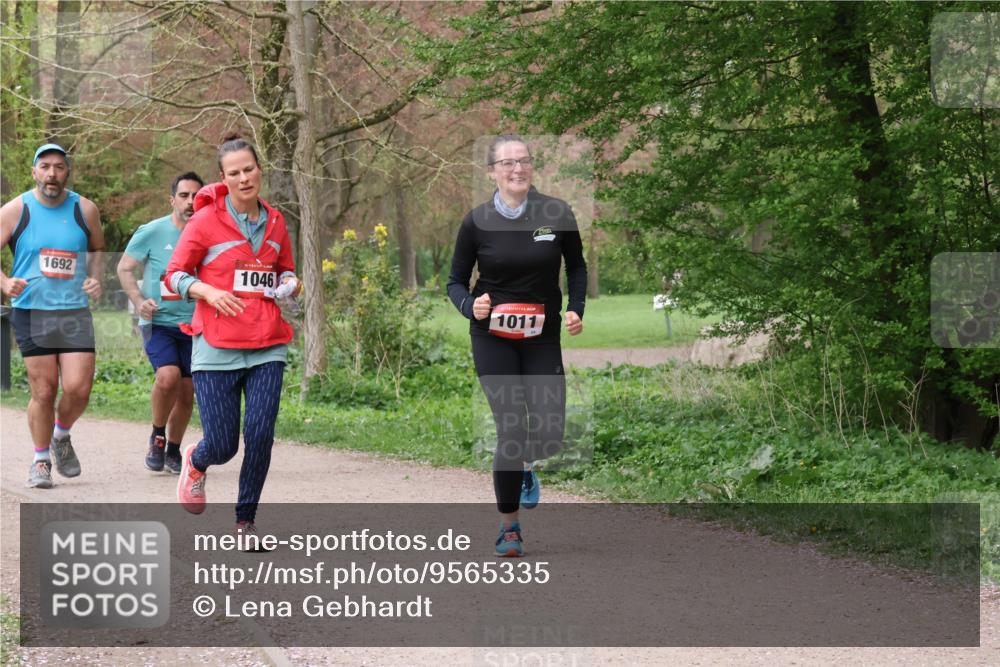 19.04.2026 - Hammer Lauf Lena Gebhardt http://msf.ph/oto/9565335 19.04.2026 10:49:24 Laufen 1692, 1046, 1011 meine-sportfotos.de