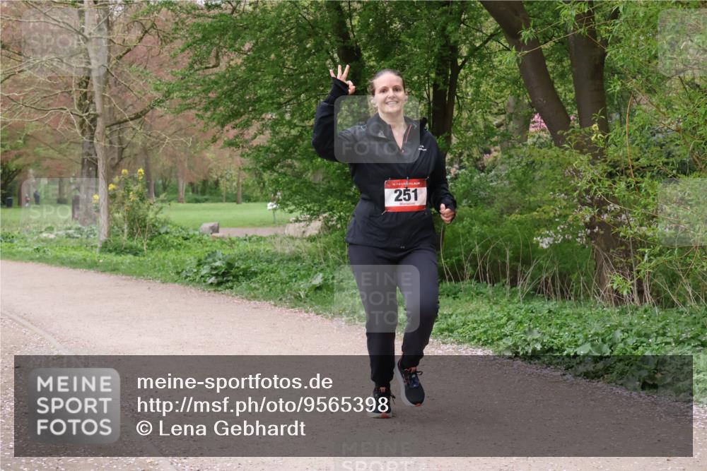19.04.2026 - Hammer Lauf Lena Gebhardt http://msf.ph/oto/9565398 19.04.2026 10:51:06 Laufen 251 meine-sportfotos.de