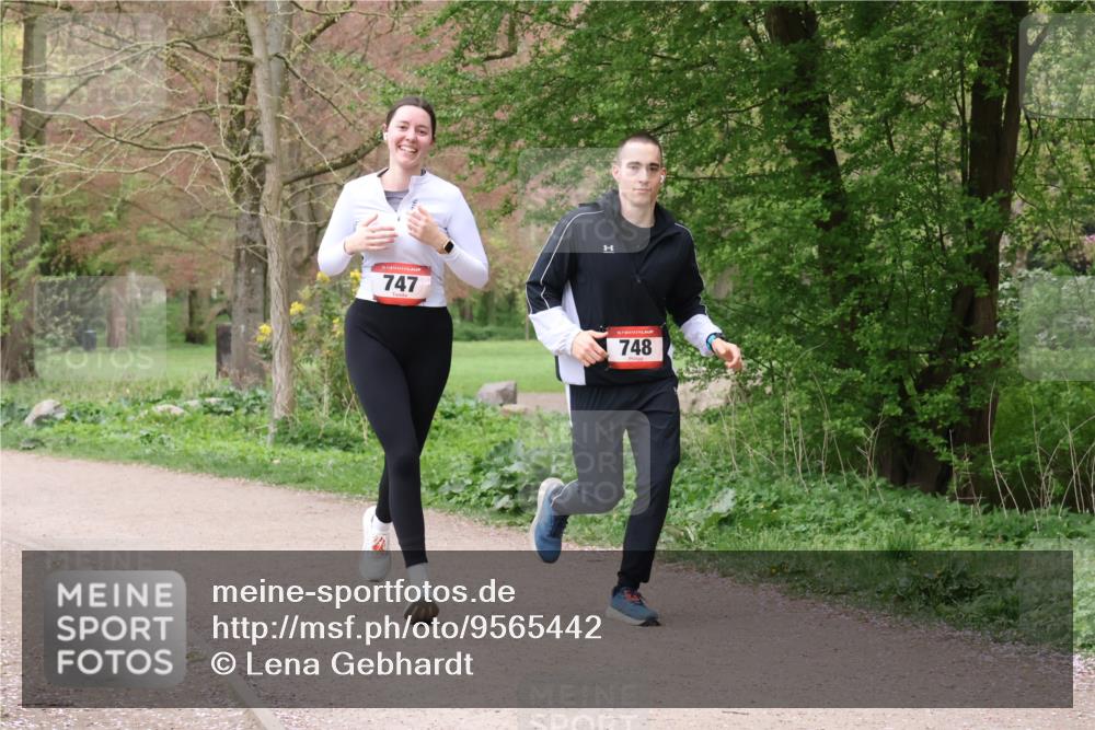 19.04.2026 - Hammer Lauf Lena Gebhardt http://msf.ph/oto/9565442 19.04.2026 10:52:33 Laufen 747, 748 meine-sportfotos.de