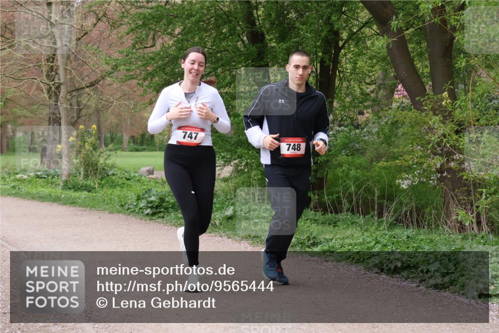 19.04.2026 - Hammer Lauf Lena Gebhardt http://msf.ph/oto/9565444 19.04.2026 10:52:34 Laufen 747, 16, 748 meine-sportfotos.de