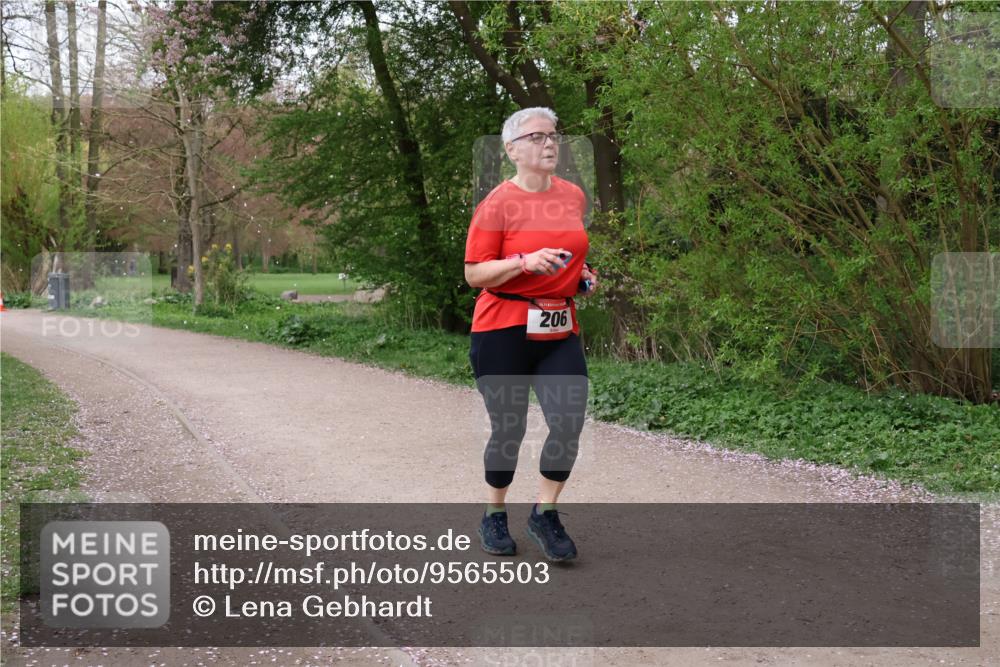 19.04.2026 - Hammer Lauf Lena Gebhardt http://msf.ph/oto/9565503 19.04.2026 10:54:32 Laufen 16, 206 meine-sportfotos.de