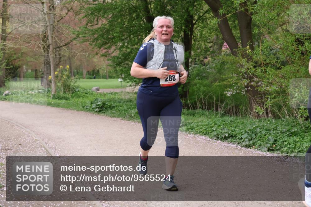 19.04.2026 - Hammer Lauf Lena Gebhardt http://msf.ph/oto/9565524 19.04.2026 10:55:15 Laufen 288 meine-sportfotos.de