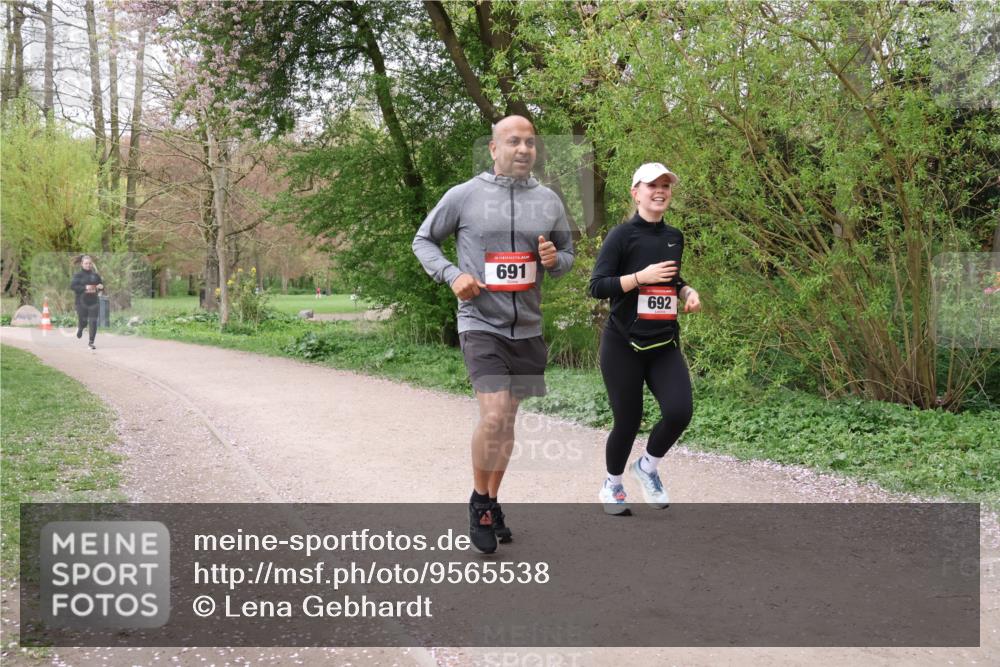 19.04.2026 - Hammer Lauf Lena Gebhardt http://msf.ph/oto/9565538 19.04.2026 10:55:59 Laufen 16, 691, 692 meine-sportfotos.de