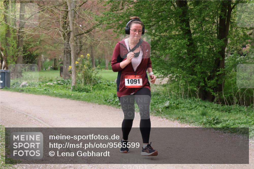 19.04.2026 - Hammer Lauf Lena Gebhardt http://msf.ph/oto/9565599 19.04.2026 10:58:49 Laufen 16, 1091 meine-sportfotos.de