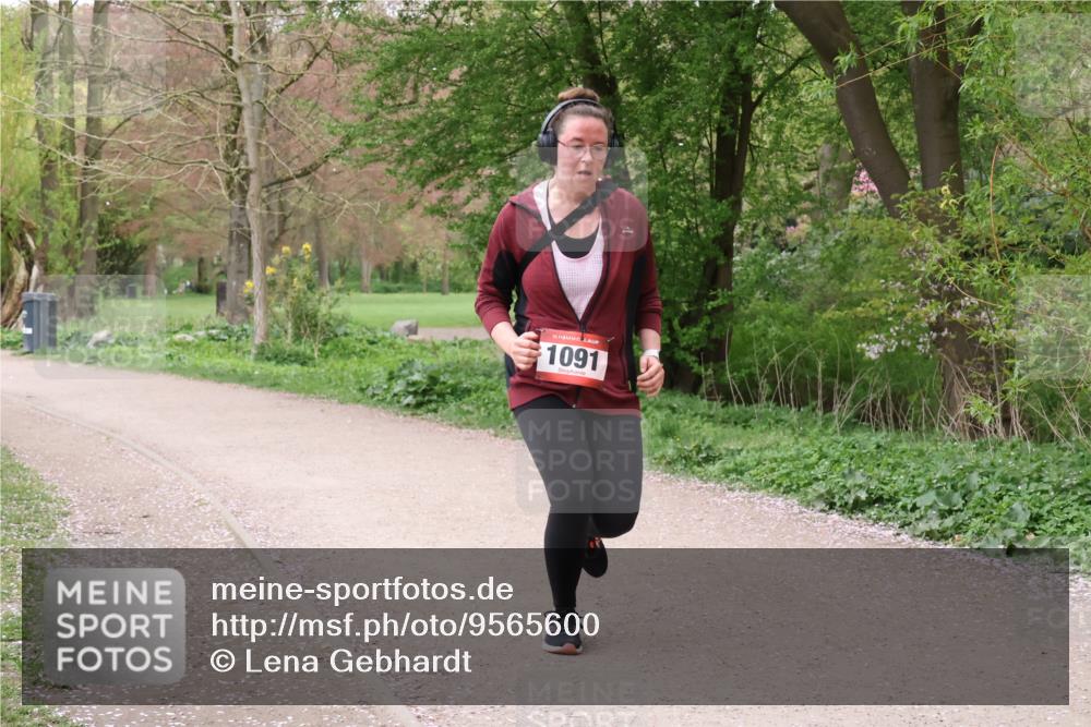 19.04.2026 - Hammer Lauf Lena Gebhardt http://msf.ph/oto/9565600 19.04.2026 10:58:49 Laufen 16, 1091 meine-sportfotos.de