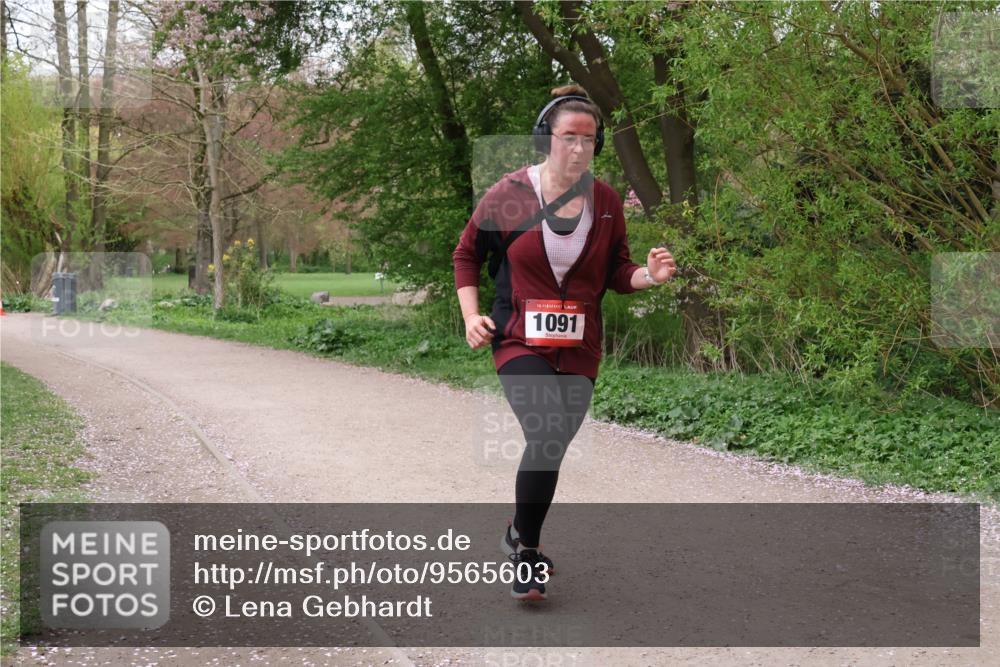 19.04.2026 - Hammer Lauf Lena Gebhardt http://msf.ph/oto/9565603 19.04.2026 10:58:50 Laufen 16, 1091 meine-sportfotos.de