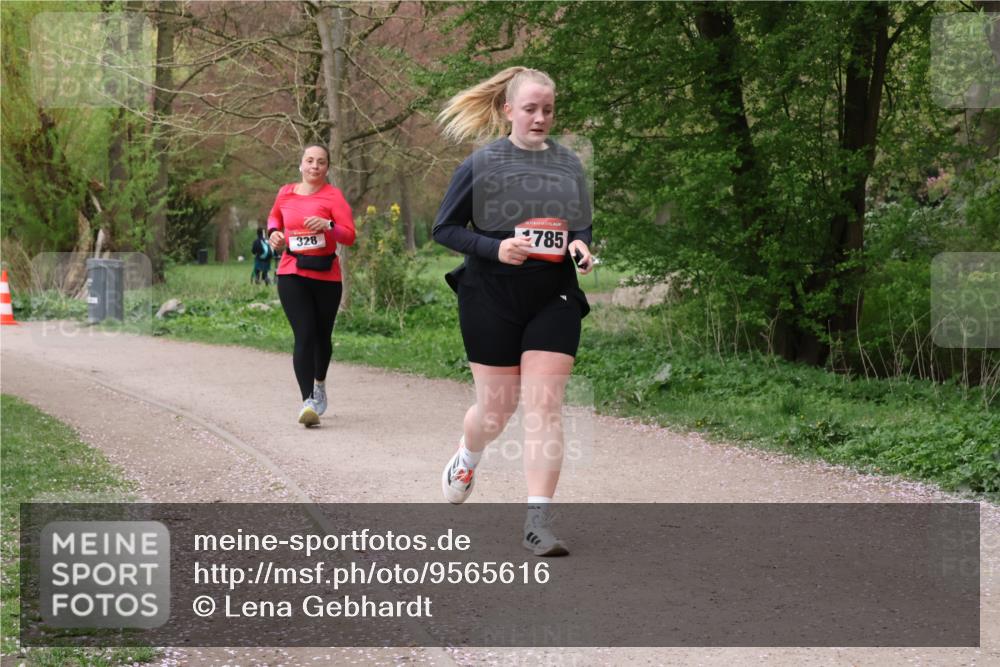 19.04.2026 - Hammer Lauf Lena Gebhardt http://msf.ph/oto/9565616 19.04.2026 10:59:12 Laufen 328, 785 meine-sportfotos.de