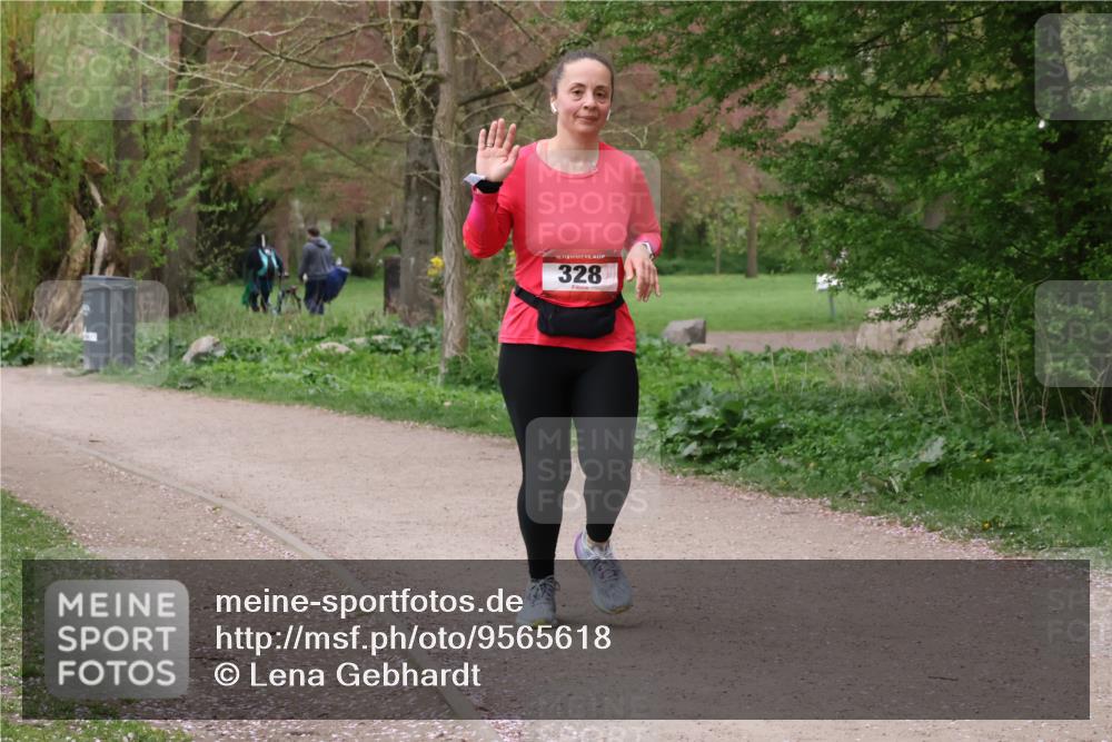 19.04.2026 - Hammer Lauf Lena Gebhardt http://msf.ph/oto/9565618 19.04.2026 10:59:13 Laufen 16, 328 meine-sportfotos.de