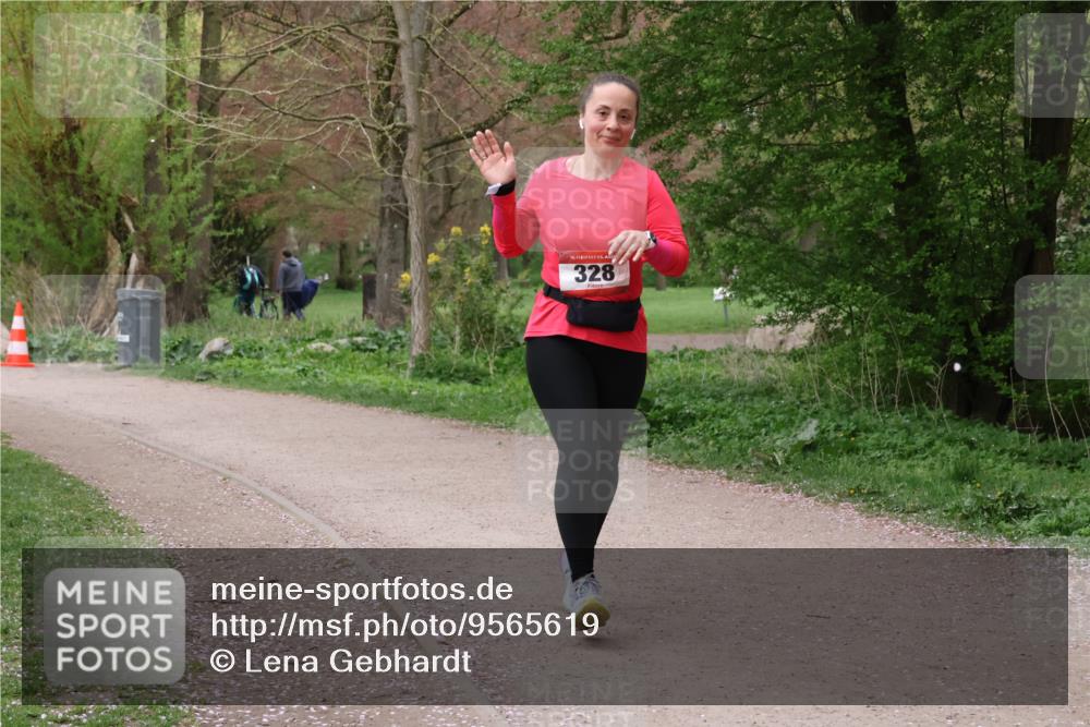 19.04.2026 - Hammer Lauf Lena Gebhardt http://msf.ph/oto/9565619 19.04.2026 10:59:14 Laufen 16, 328 meine-sportfotos.de