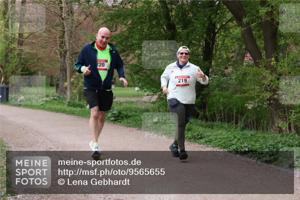 19.04.2026 - Hammer Lauf Lena Gebhardt http://msf.ph/oto/9565655 19.04.2026 11:02:24 Laufen 220, 219 meine-sportfotos.de