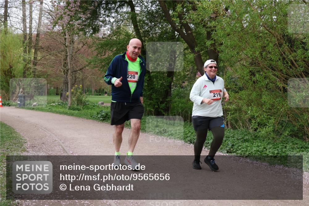 19.04.2026 - Hammer Lauf Lena Gebhardt http://msf.ph/oto/9565656 19.04.2026 11:02:25 Laufen 220, 219 meine-sportfotos.de
