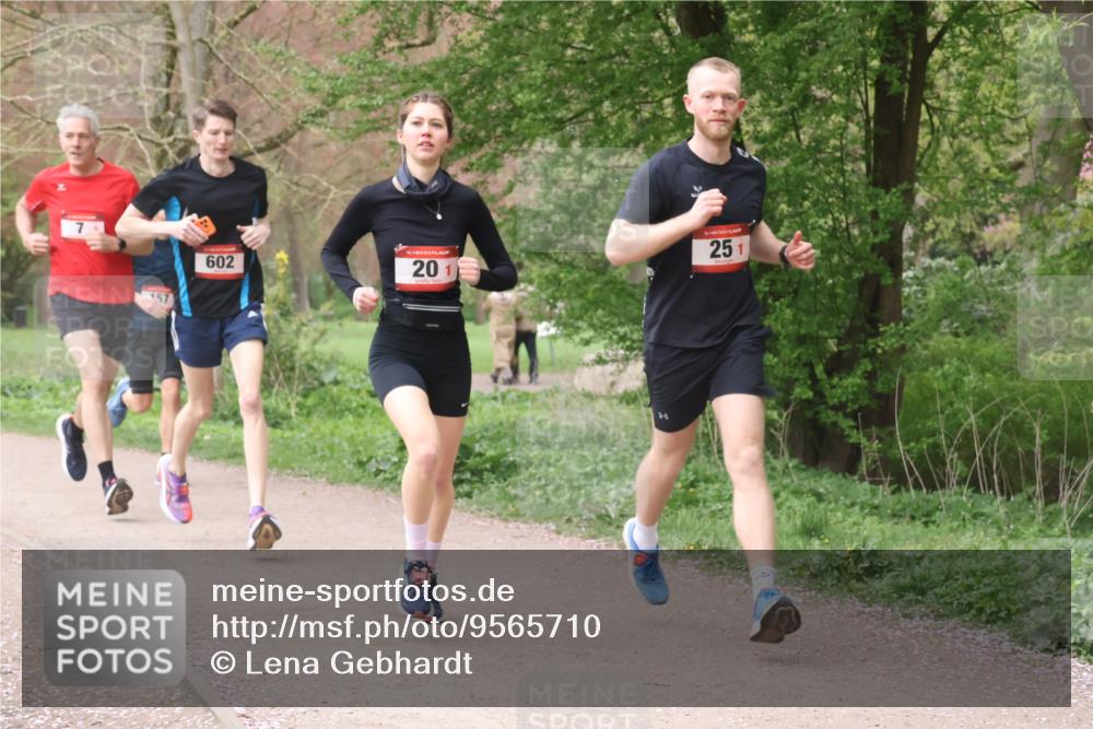 19.04.2026 - Hammer Lauf Lena Gebhardt http://msf.ph/oto/9565710 19.04.2026 11:03:56 Laufen 7, 157, 602, 16, 20, 20, 251 meine-sportfotos.de