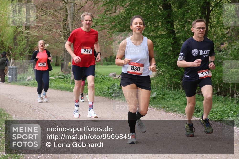 19.04.2026 - Hammer Lauf Lena Gebhardt http://msf.ph/oto/9565845 19.04.2026 11:05:16 Laufen 450, 239, 16, 830, 141 meine-sportfotos.de