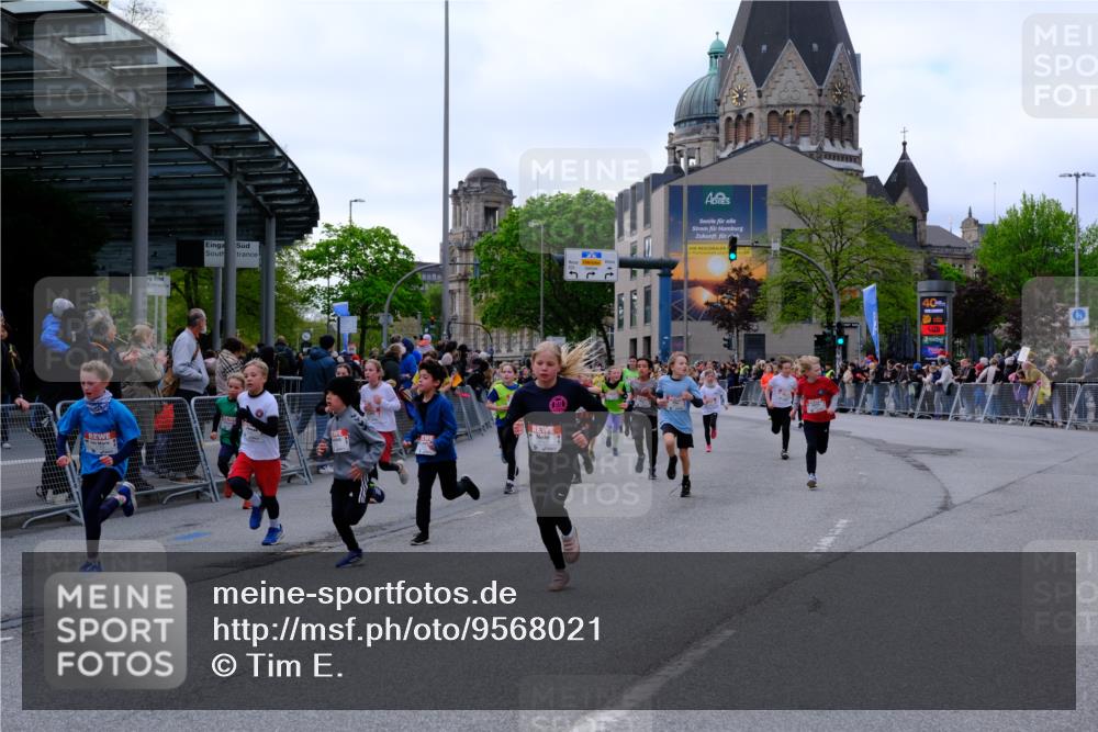 25.04.2026 - Das Zehntel Tim E. http://msf.ph/oto/9568021 25.04.2026 08:51:56 Ziel 1139, 1225, 1273, 1326, 1367, 1589, 1631, 1730, 1769, 1789, 1798, 1943, 2300, 2495, 2673, 2680, 2746, 2797, 2870, 2873, 2877, 2884, 2886, 2901, 2990, 3112, 3164, 3167, 3175, 3214, 3249, 3423, 3512, 3533, 3613, 3654, 3691, 3695, 3811, 3830, 3969, 4037, 4047, 4048 meine-sportfotos.de