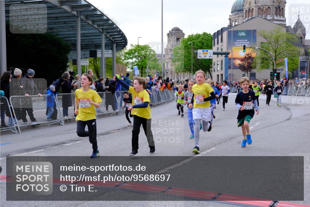 25.04.2026 - Das Zehntel Tim E. http://msf.ph/oto/9568697 25.04.2026 08:54:45 Ziel 1003, 1216, 1256, 1433, 1459, 1742, 1743, 1834, 1867, 1873, 1937, 2211, 2219, 2224, 2225, 2234, 2649, 2723, 2730, 2733, 2763, 2813, 2822, 3089, 3096, 3161, 3201, 3258, 3305, 3306, 3524, 3831, 4028, 4041 meine-sportfotos.de