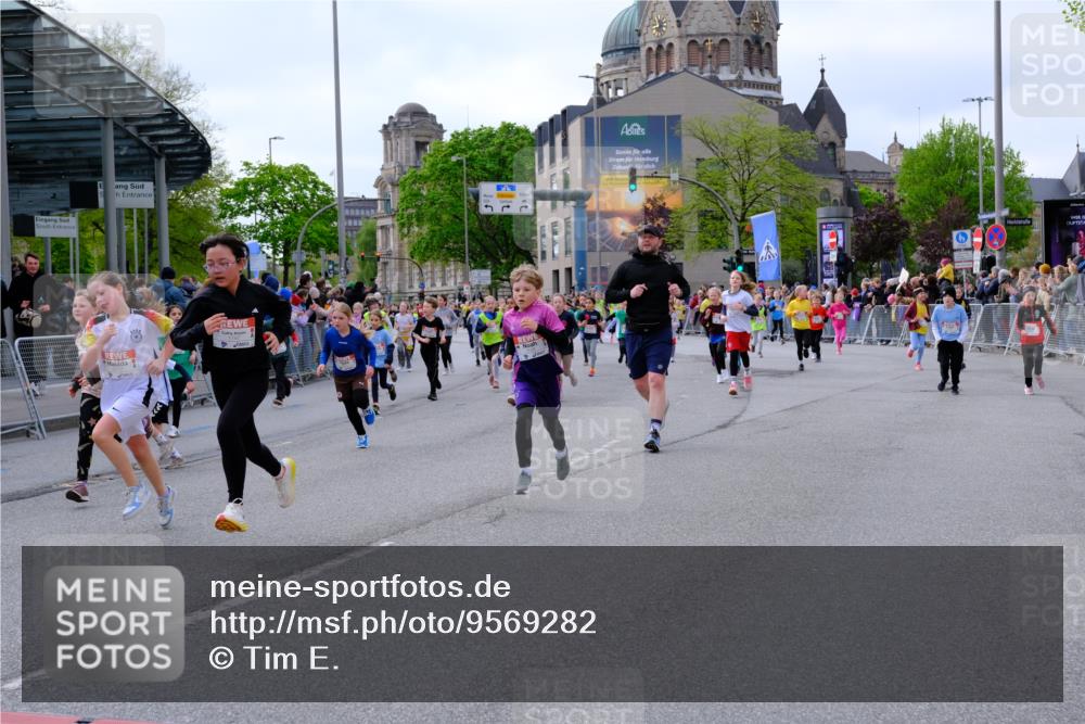 25.04.2026 - Das Zehntel Tim E. http://msf.ph/oto/9569282 25.04.2026 08:56:56 Ziel 1088, 1182, 1196, 1313, 1338, 1468, 1747, 1763, 1815, 1826, 1991, 2020, 2026, 2038, 2070, 2073, 2165, 2311, 2405, 2436, 2444, 2446, 2462, 2479, 2480, 2523, 2537, 2664, 2710, 2747, 2749, 2908, 2941, 2951, 2953, 2963, 3005, 3029, 3038, 3064, 3195, 3254, 3515, 3657, 3730, 3755, 3812, 3884, 3887, 3904, 3939, 4033, 4034 meine-sportfotos.de
