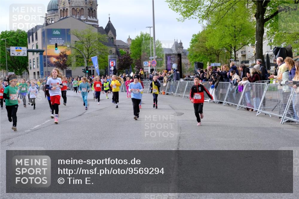 25.04.2026 - Das Zehntel Tim E. http://msf.ph/oto/9569294 25.04.2026 08:56:58 Ziel 1088, 1182, 1191, 1196, 1313, 1338, 1468, 1573, 1580, 1747, 1763, 1815, 1820, 1826, 1924, 1946, 1986, 1991, 2020, 2026, 2038, 2070, 2073, 2165, 2311, 2405, 2436, 2444, 2446, 2479, 2486, 2583, 2664, 2734, 2737, 2749, 2852, 2908, 2941, 2951, 2953, 2963, 3005, 3029, 3038, 3064, 3195, 3211, 3254, 3456, 3515, 3655, 3660, 3730, 3755, 3812, 3884, 3887, 3904, 3939, 4018, 4033, 4034, 4056, 4064, 4065 meine-sportfotos.de