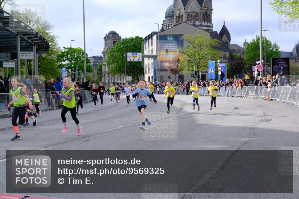 25.04.2026 - Das Zehntel Tim E. http://msf.ph/oto/9569325 25.04.2026 08:57:10 Ziel 1035, 1052, 1075, 1176, 1188, 1189, 1191, 1271, 1339, 1556, 1573, 1579, 1580, 1582, 1585, 1654, 1909, 1924, 1946, 1965, 1986, 2028, 2205, 2258, 2486, 2538, 2550, 2562, 2753, 2755, 2762, 2819, 2917, 2920, 2921, 3226, 3256, 3324, 3456, 3666, 3705, 3758, 3938, 3944, 4064, 4065, 4072 meine-sportfotos.de