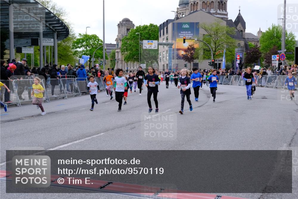25.04.2026 - Das Zehntel Tim E. http://msf.ph/oto/9570119 25.04.2026 09:00:47 Ziel 1406, 1450, 1493, 1635, 1643, 1678, 1751, 1893, 1919, 2138, 2154, 2240, 2350, 2493, 2587, 2627, 2628, 2645, 2653, 2720, 2724, 2743, 2843, 2879, 2967, 3054, 3055, 3471, 3474, 3488, 3514, 3540, 3878, 3925, 4004 meine-sportfotos.de