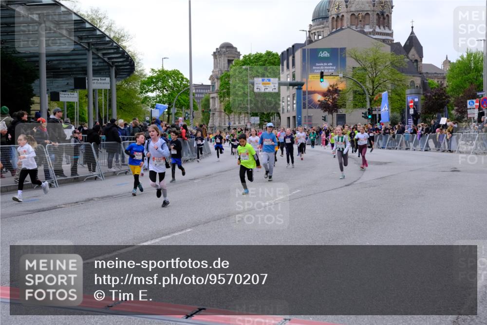 25.04.2026 - Das Zehntel Tim E. http://msf.ph/oto/9570207 25.04.2026 09:01:09 Ziel 1114, 1528, 1534, 1559, 1891, 1910, 2201, 2256, 2464, 2572, 2661, 2889, 2891, 2903, 2904, 2932, 2957, 2988, 2991, 3371, 3374, 3477, 3480, 3489, 3490, 3496, 3543, 3790, 3805 meine-sportfotos.de