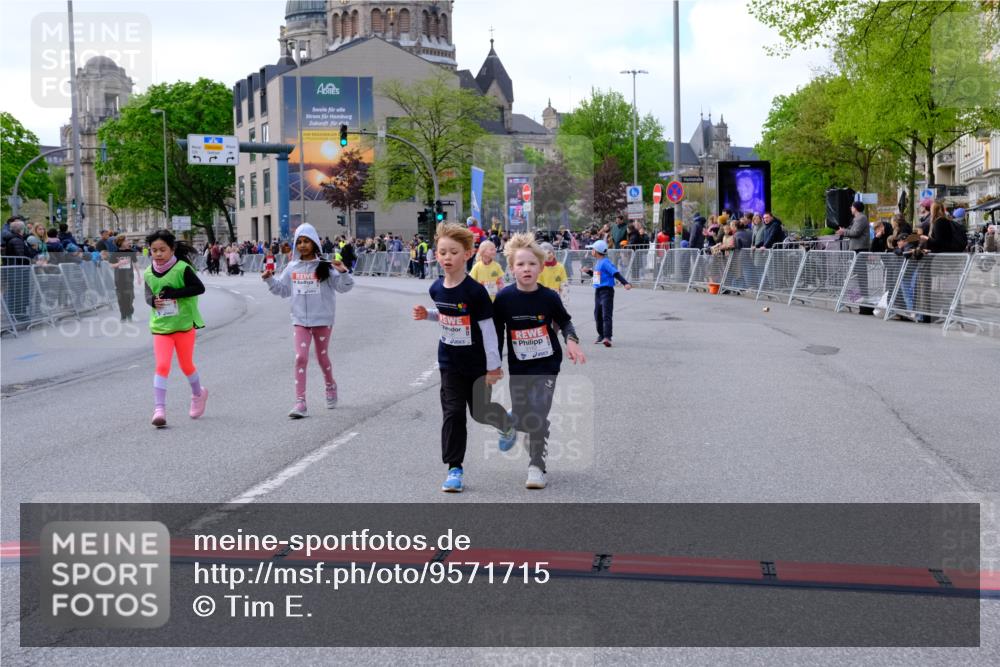 25.04.2026 - Das Zehntel Tim E. http://msf.ph/oto/9571715 25.04.2026 09:09:32 Ziel 1351, 1359, 1477, 1484, 1486, 1499, 1503, 2098, 2182, 2186 meine-sportfotos.de